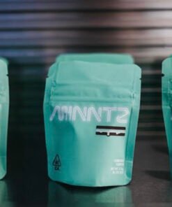 Alternative view of Devine Runtz Strain