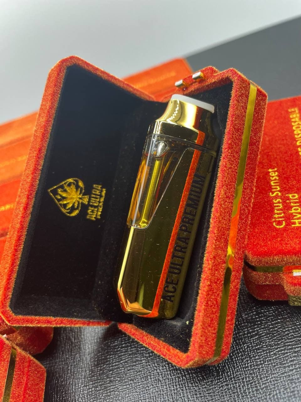 image 1000 1 ACE ULTRA PREMIUM 2G DISPOSABLE: THE BLACK BADGE COLLECTION - Image 2