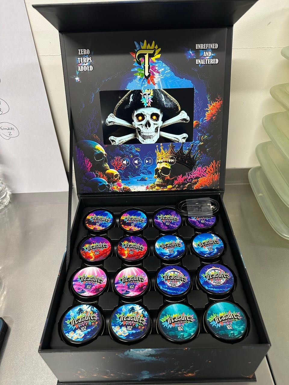 image 2431 1 TREASUREZ LIVE RESIN CAVIAR – 1OZ - Image 6